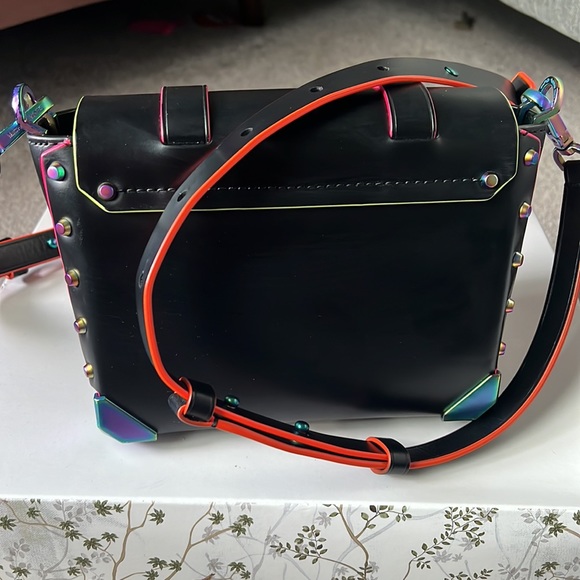 MICHAEL KORS MANHATTAN SMALL NEON COLORED CROSSBODY - Picture 3 of 12